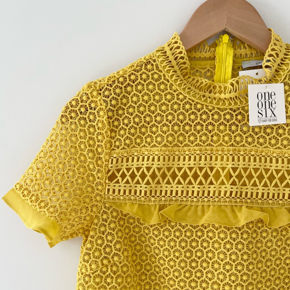 NWT One One Six Yellow Amanda Mock Neck Crochet Lace Top, Size S